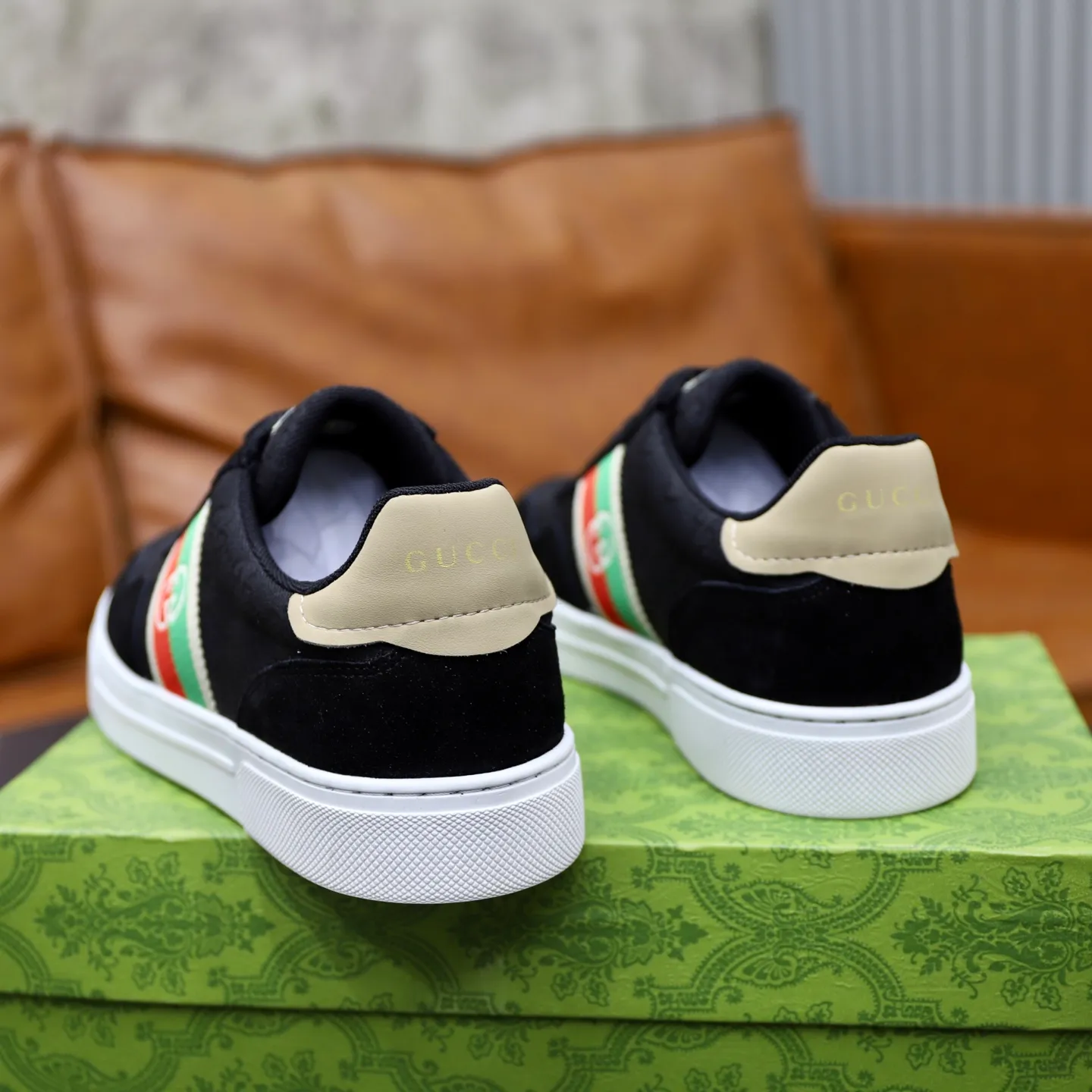 Men's men's shoes 💰440💰🙅‍♂️🙅‍♂️🙅‍♂️ Brand: Gucci GUCCi Standard code: 38-44 (45 customized) Grade: Same as the official website Material: Original material splicing Comfortable and breathable sheepskin lining Lightweight and wear-resistant sports outsole Style category: Men's fashion casual shoes Running sports shoes Distinguished luxury brand elements Top luxury color: actual picture color